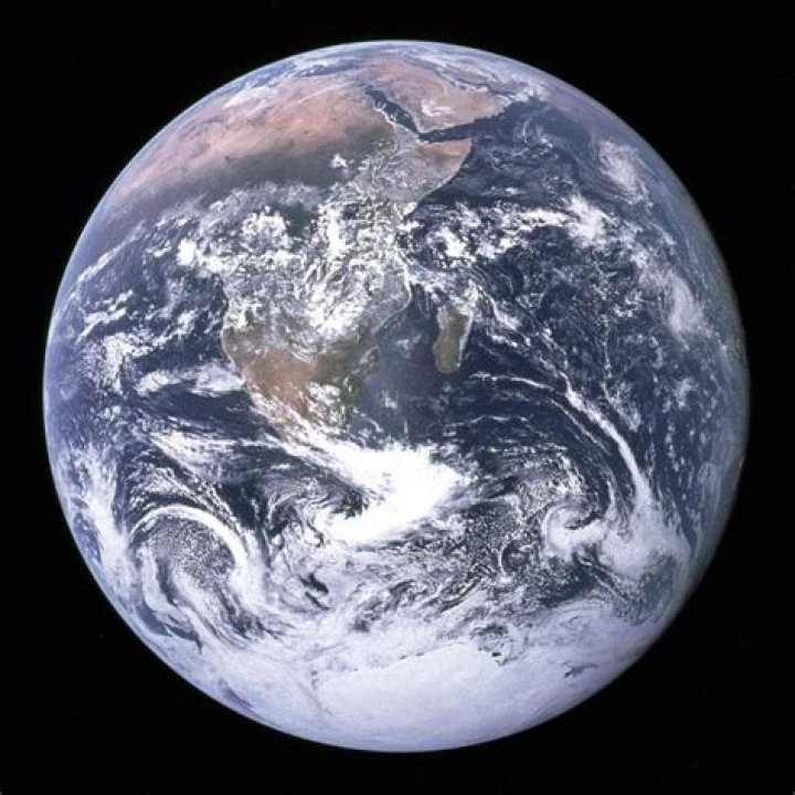 what percent of the land mass of the earth is in the northern hemisphere?